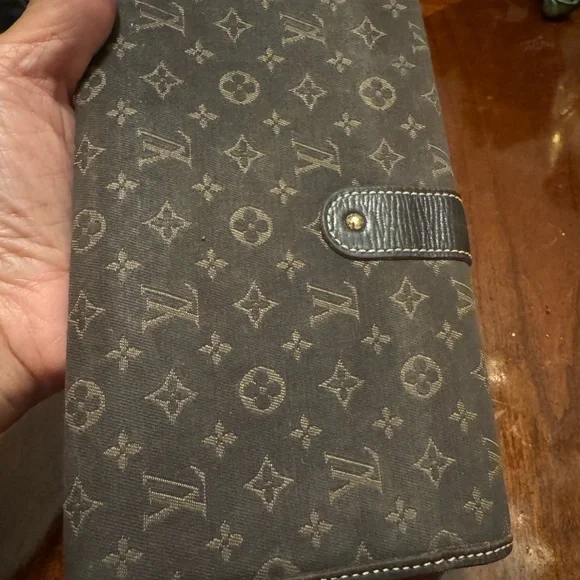 Louis Vuitton Brown Monogram Clutch - Picture 9 of 10
